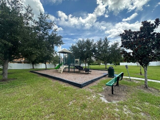 Building Photo - 1002 La Mirada Ct