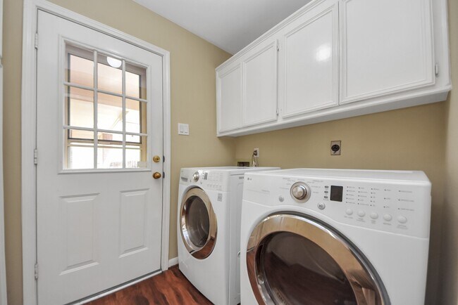 Building Photo - 16710 Colony Terrace Dr