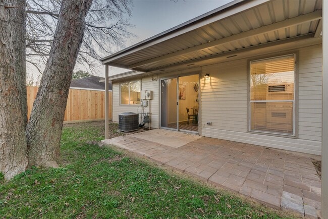 Building Photo - 6714 Mistflower Ln