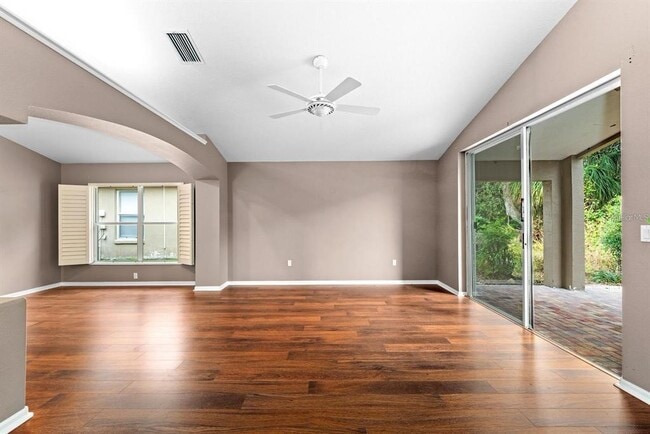 Building Photo - 2522 Clareside Dr