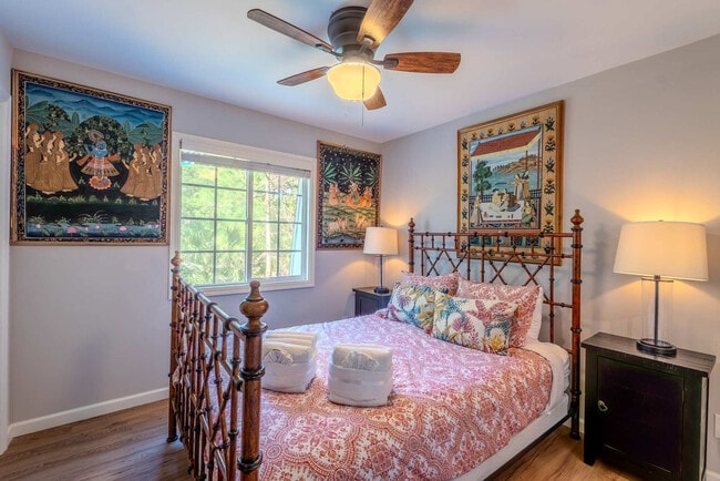 Building Photo - 7 Periwinkle Ln