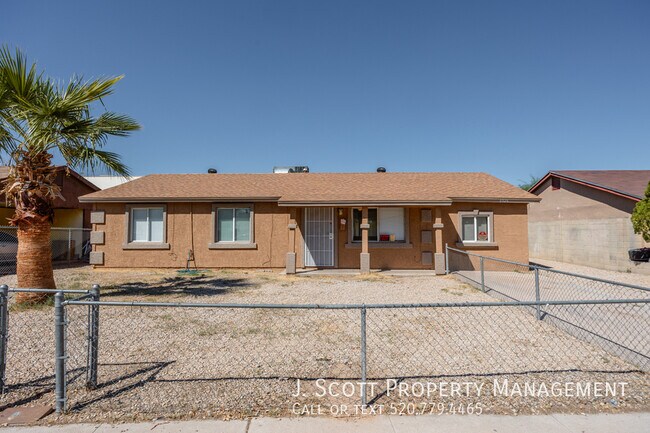 Primary Photo - 6528 W Windsor Ave