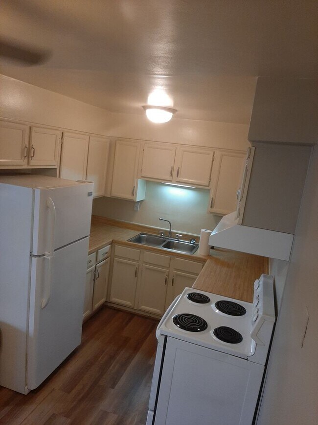 Building Photo - Ocean View East