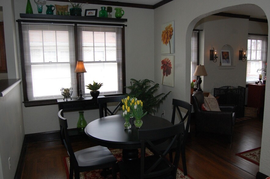 Building Photo - 309 Park Dr