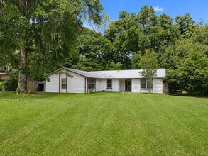 Building Photo - Charming 3-Bedroom Home with Bonus Room on Spacious Lot – Lake City