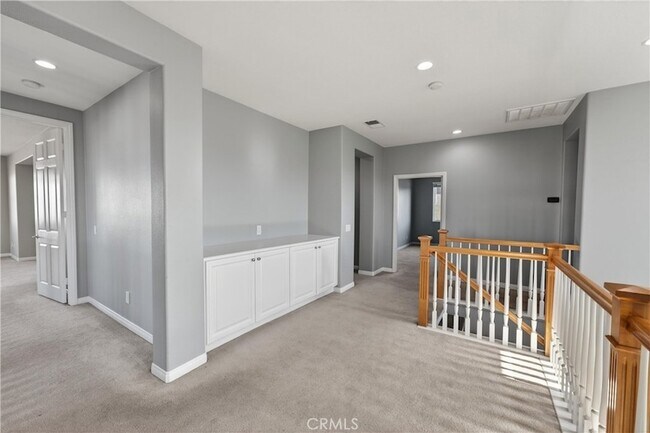 Building Photo - 16154 Skyridge Dr