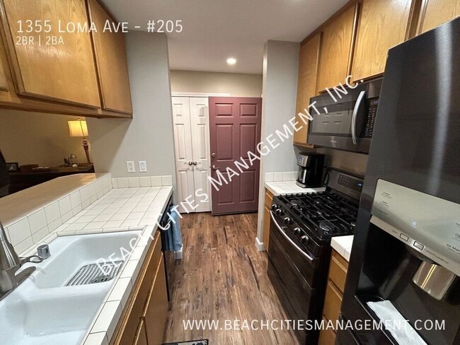 Building Photo - 1355 Loma Ave