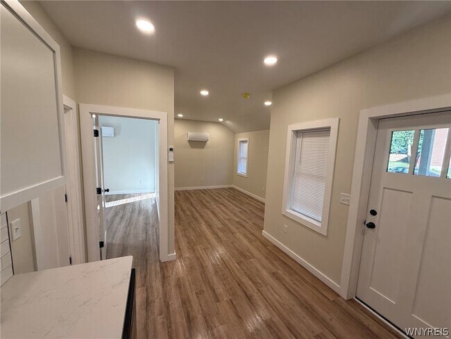 Building Photo - 59 Olcott St