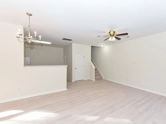 Building Photo - Charming 3BR Townhome in Raleigh