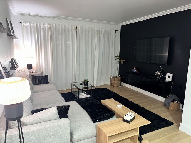 Building Photo - 10900 SW 104th St