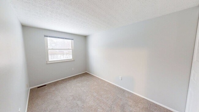 Building Photo - 2862 Chatsworth Way