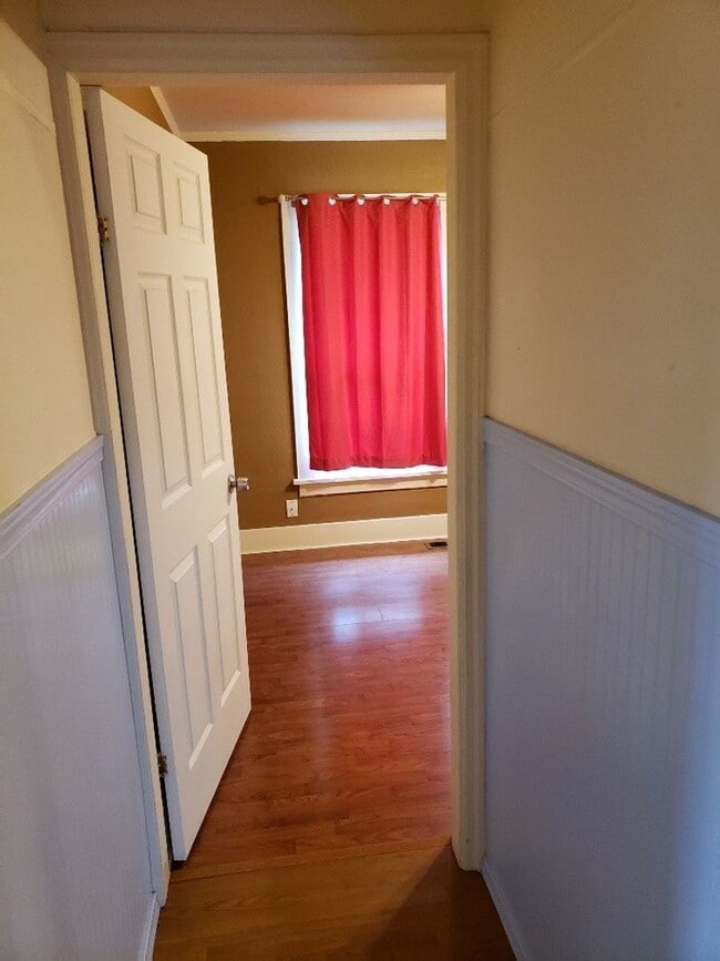 Building Photo - STATUS:RENTED-| R122 | $1795