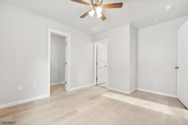 Building Photo - 7 Mountain Rd