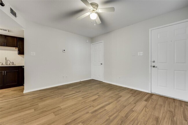 Building Photo - 2500 Burleson Rd