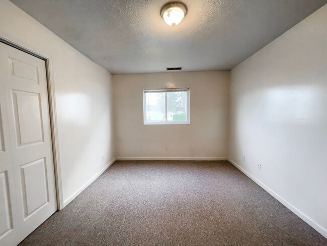 Building Photo - Yorktown School District