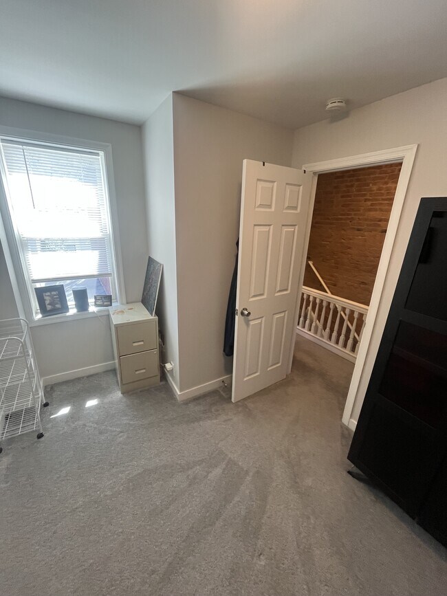 Building Photo - 220 E Liberty St