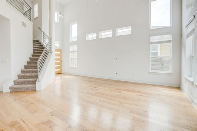 Building Photo - 5915 Swayden Ln