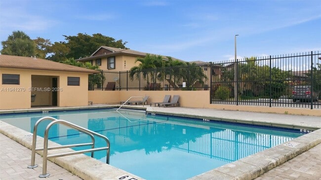 Building Photo - 6850 NW 173rd Dr