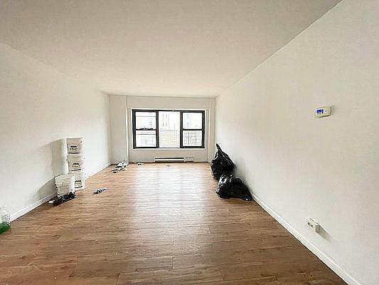 Primary Photo - 3 bedroom in New York NY 10027