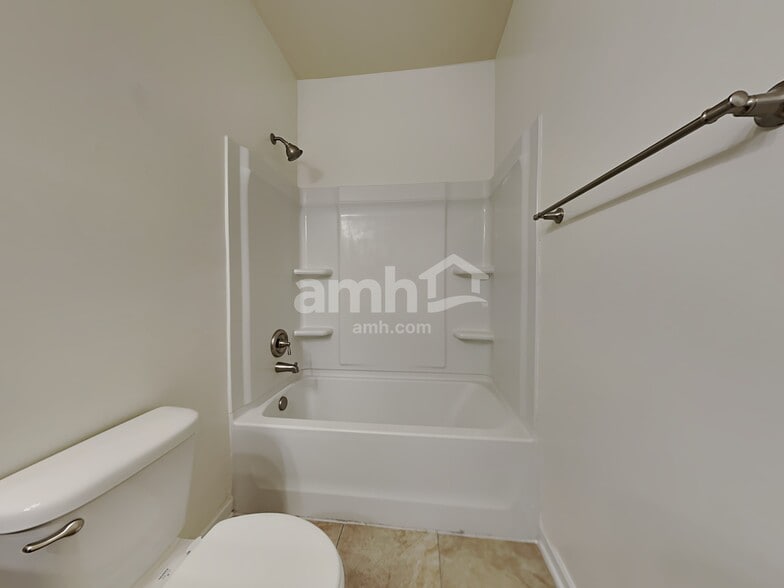 Building Photo - 553 Friar Park Ln