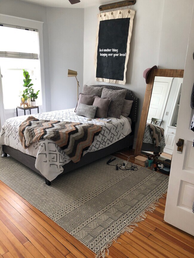 Building Photo - 643 Fort Wayne Ave