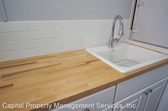 Building Photo - 1634 NE 41st Ave