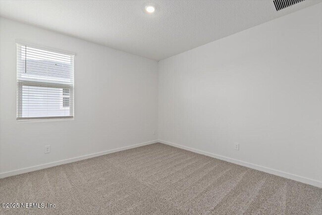 Building Photo - 3299 Lago Vis Dr