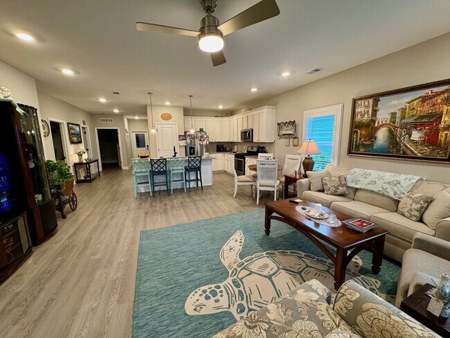 Building Photo - 176 Arazzo Wy