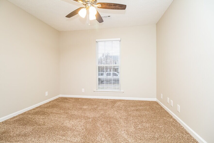 Building Photo - 7128 Legacy Dr
