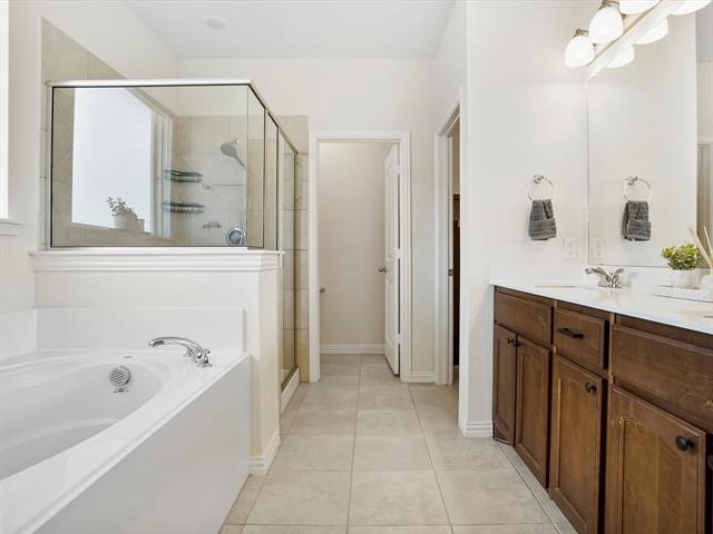 Building Photo - 173 Mdw Vis Dr