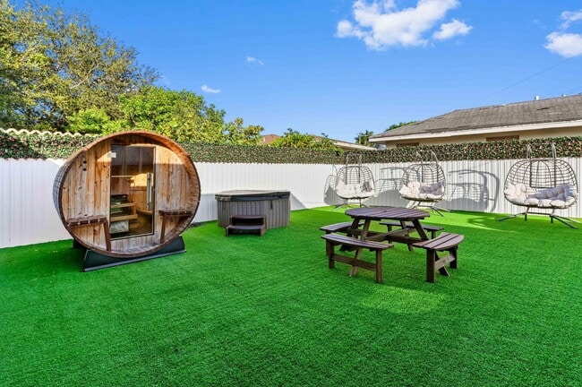 Primary Photo - 2128 Dock St