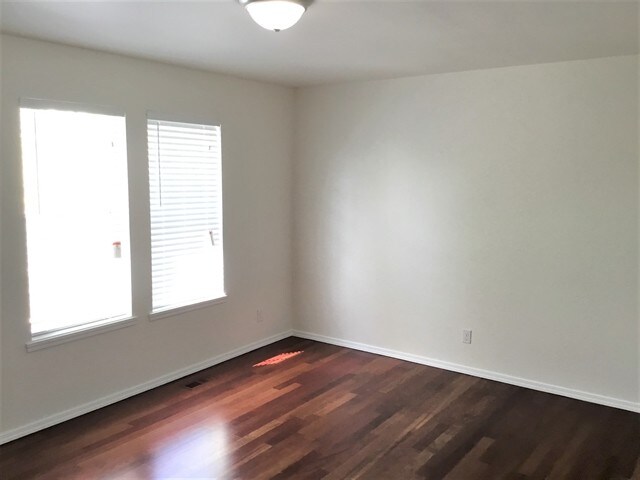 Building Photo - 11060 W Halstead Ct