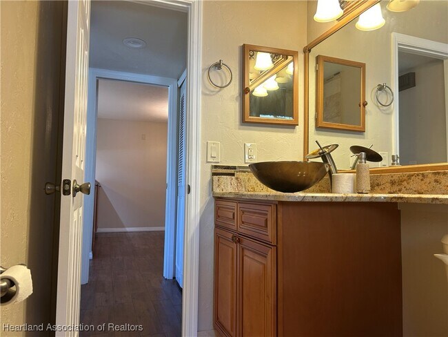 Building Photo - 5556 Matanzas Dr