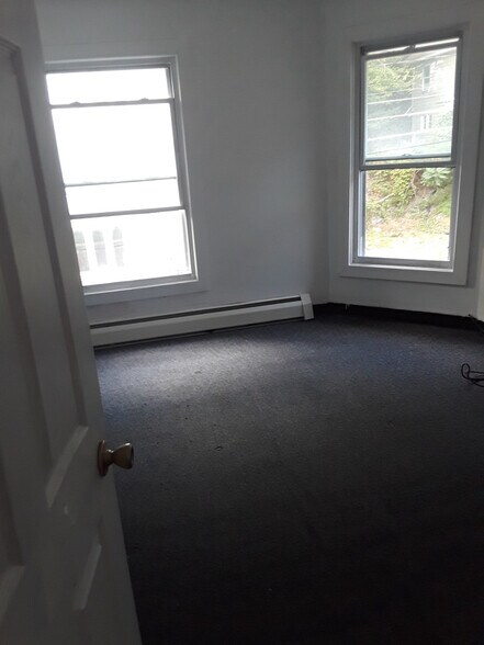 Building Photo - 175 Chestnut St