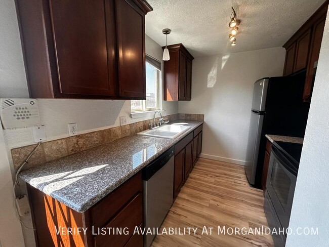 Building Photo - 4853 W Targee St