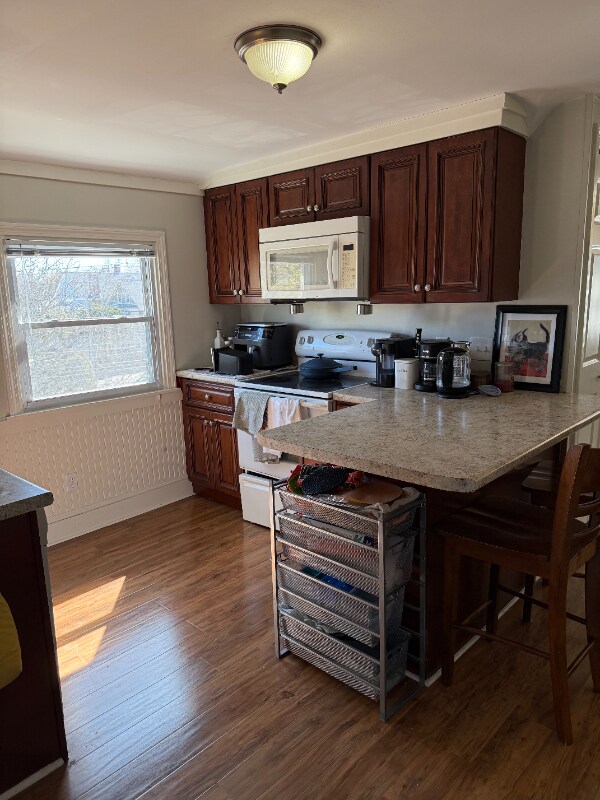 Building Photo - 130 Elmgrove Ave