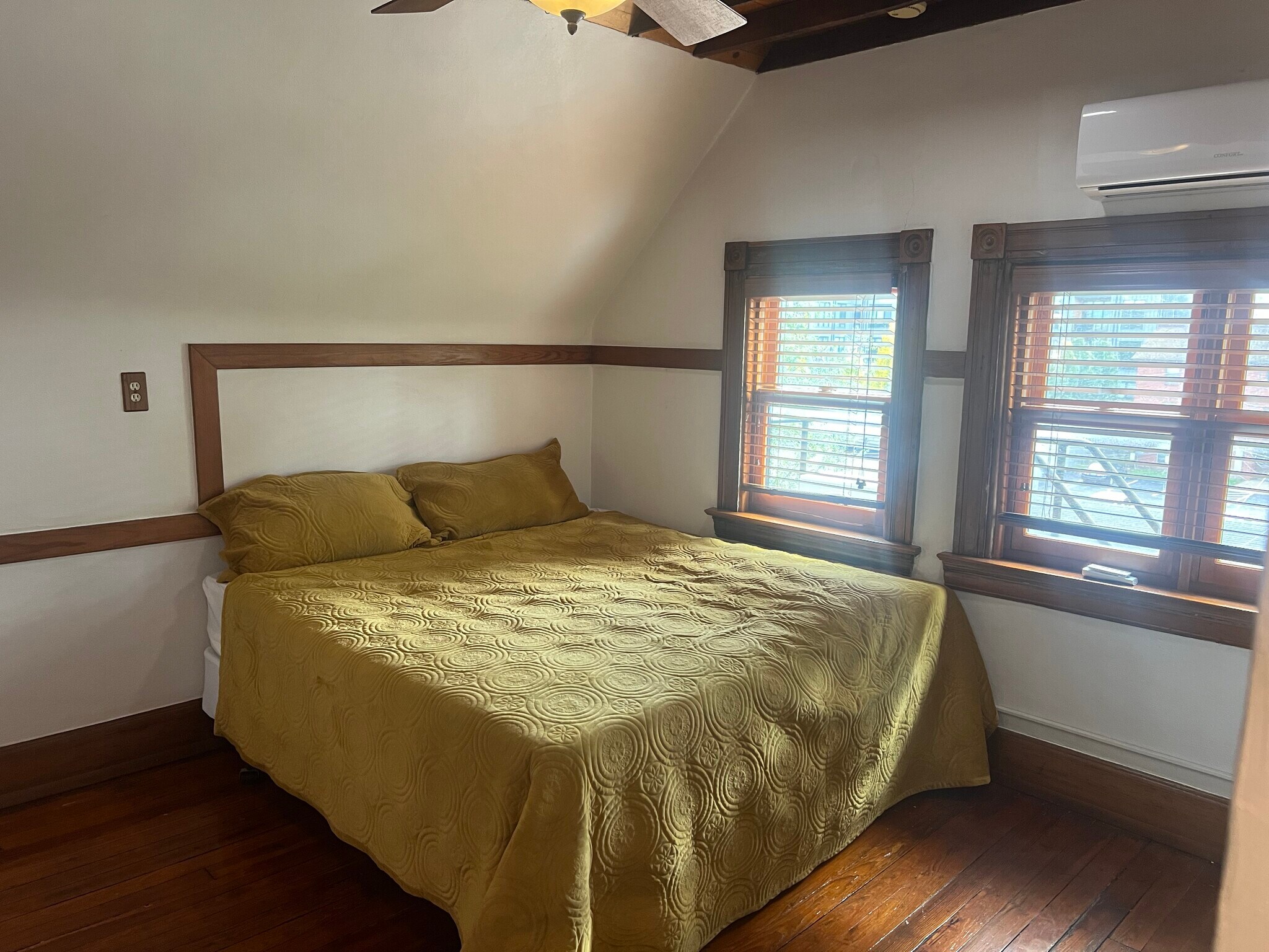 Building Photo - 4124 W Pine Blvd