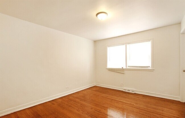 Building Photo - 11143 S Dr Martin Luther King Jr Dr Chicago, IL 60628