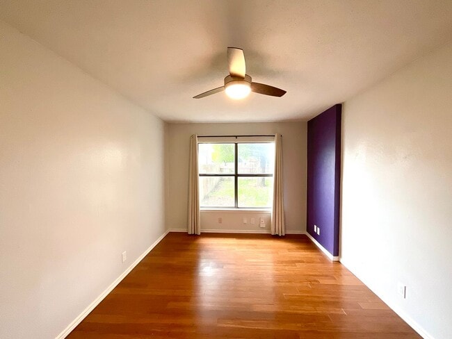 Building Photo - *MOVE IN SPECIAL* 2-Story 3 Bedroom / 2.5 Bath Home Near Lackland AFB!