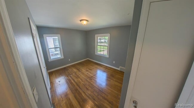 Building Photo - 18411 Grandville Ave