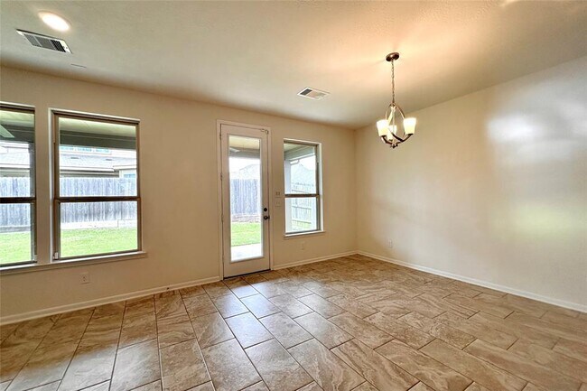 Building Photo - 25302 Farmdale Ln