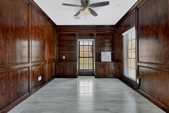 Building Photo - 3555 Ashfield Dr