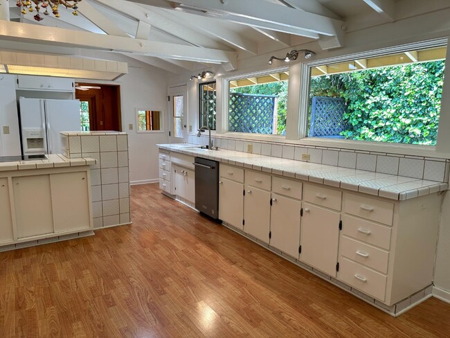 Building Photo - 25228 La Loma Dr