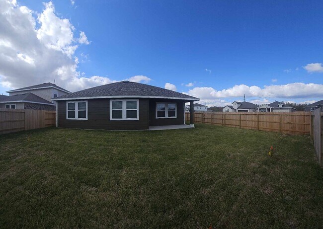 Building Photo - 8442 Bay Oaks Dr