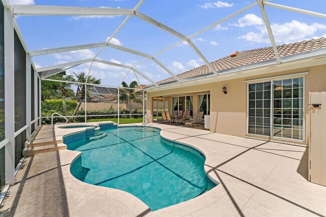 Building Photo - 8485 SE Palm Hammock Ln