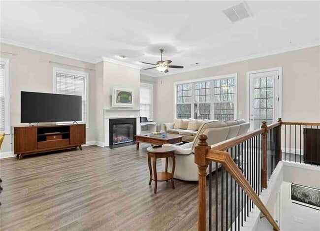 Building Photo - 2407 Tenor Ln