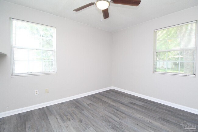Building Photo - 610 Herschel St