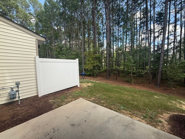 Building Photo - Spacious 3BD, 2.5BA End Unit Raleigh Townhome Near White Oak Shopping Center, I-40, and Downtown ...