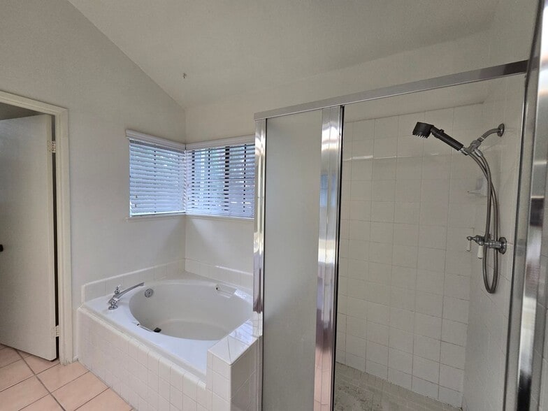 Building Photo - 1405 Bodega Way