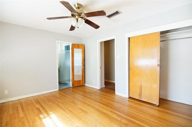 Building Photo - 4048 Newshire Dr